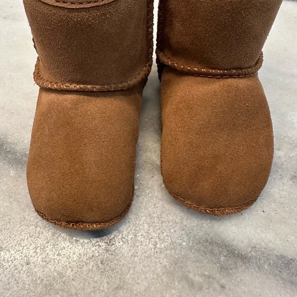 UGG Classic Baby boots size 2/3 chestnut - Picture 8 of 11